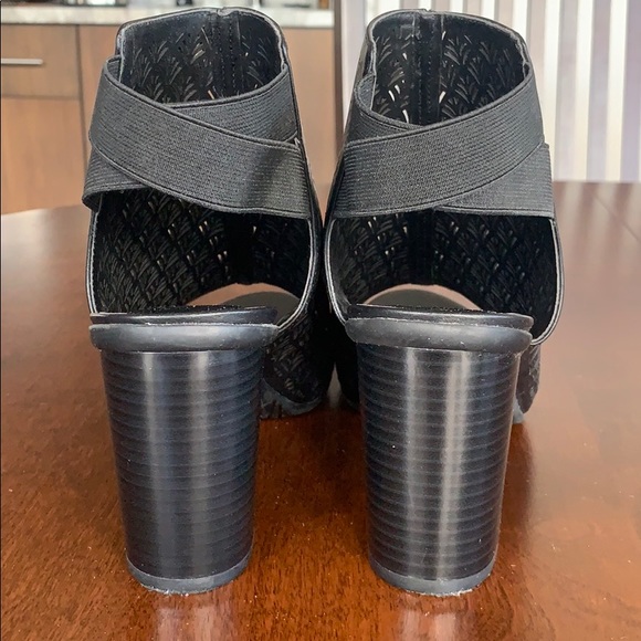 ***SOLD***REACTION Kenneth Cole - Picture 6 of 8